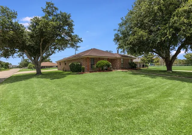 Homes for sale in La Place, LA | 122 Warwick St, La Place, LA 70068 | MLS# 2507614