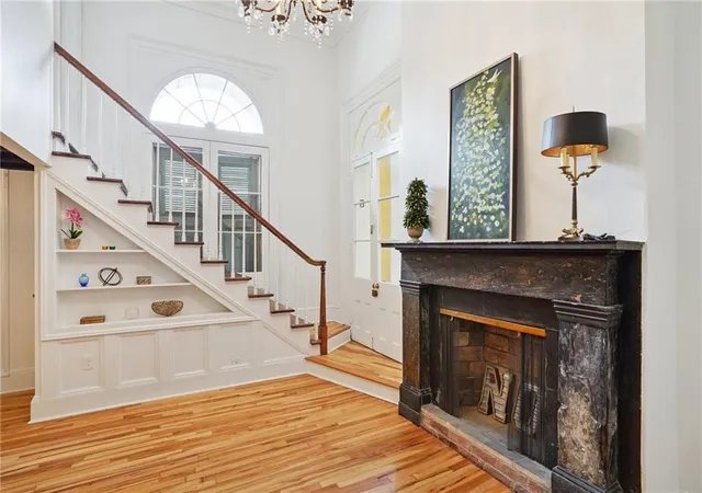 4th image of 1303 Burgundy St, New Orleans, LA 70116