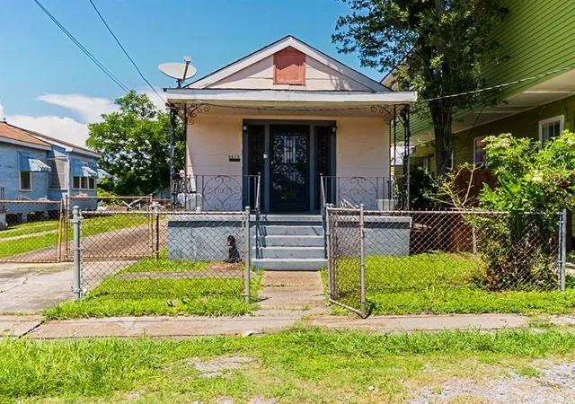 Homes for sale in New Orleans, LA | 8819 Fig St, New Orleans, LA 70118 | MLS# 2508605