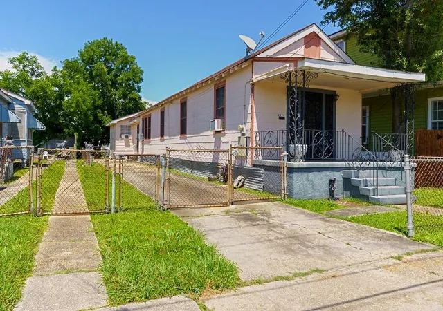 Homes for sale in New Orleans, LA | 8819 Fig St, New Orleans, LA 70118 | MLS# 2508605