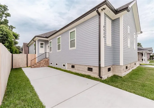 3rd image of 8532 Regiment Dr, Chalmette, LA 70043 | MLS# 2510612