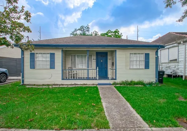 2nd image of 917 Hickory Ave, Harahan, LA 70123 | MLS# 2510972