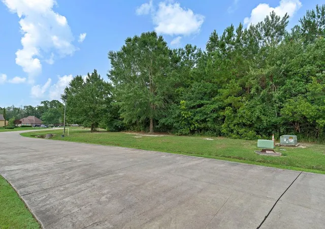 Homes for sale in Covington, LA | 204 S Verona Dr, Covington, LA 70433 | MLS# 2509202