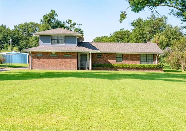 Homes for sale in Luling, LA | 12625 & 12621 River Rd, Luling, LA 70070 | MLS# 2511484