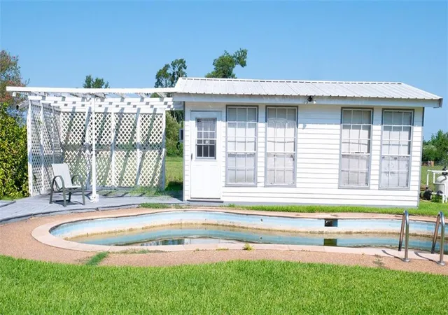 Homes for sale in Luling, LA | 12625 & 12621 River Rd, Luling, LA 70070 | MLS# 2511484