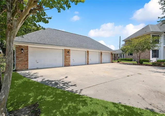 Photo 3 of Single family home for sale at 288 Doral Ln, La Place, LA 70068 | MLS# 2511690 | Listing updated on 2026-07-21
