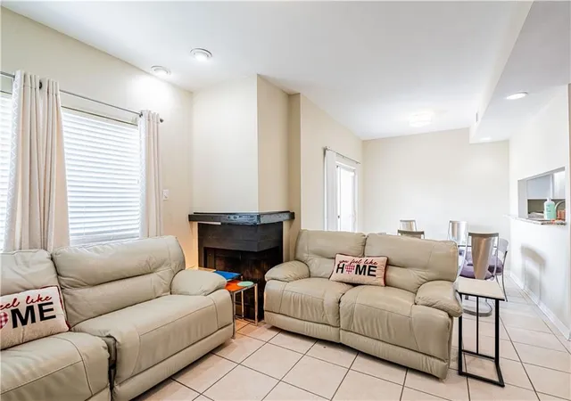 Homes for sale in Harvey, LA | 89 Lake Lynn Dr #89, Harvey, LA 70058 | MLS# 2512532