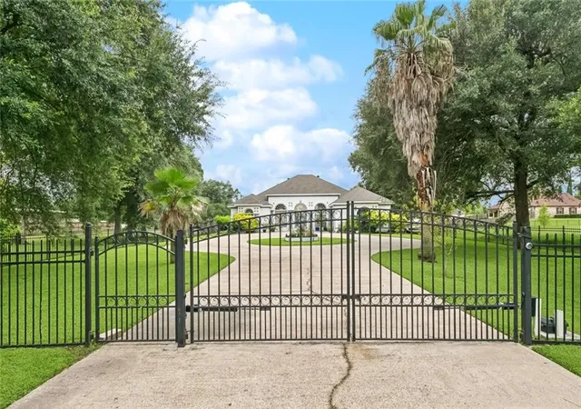 1st image of 104 S Kenner Ave, Waggaman, LA 70094 | MLS# 2513026