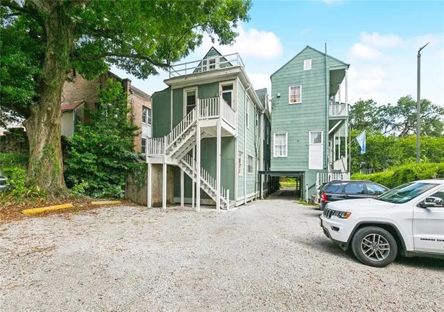 2nd image of 2222 Carondelet St, New Orleans, LA 70130
