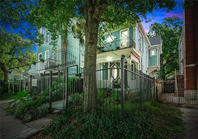 20th image of 2222 Carondelet St #D, New Orleans, LA 70130 | MLS# 2514029
