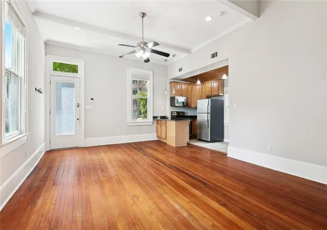 3rd image of 2222 Carondelet St, New Orleans, LA 70130