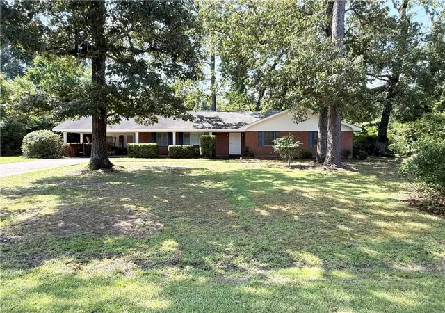 Photo 1 of Single family home for sale at 199 Tchefuncte Dr, Covington, LA 70433 | MLS# 2514295 | Listing updated on 2026-07-27