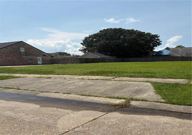 Homes for sale in Violet, LA | 3021 Oak Dr, Violet, LA 70092 | MLS# 2516122