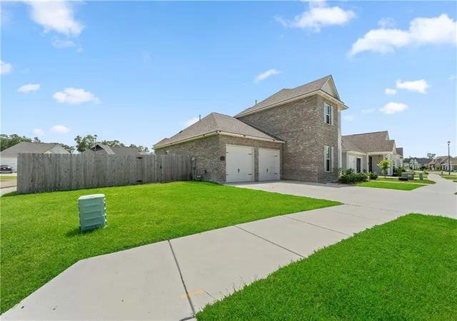 2nd image of 1680 Continental Dr, Covington, LA 70433 | MLS# 2515216