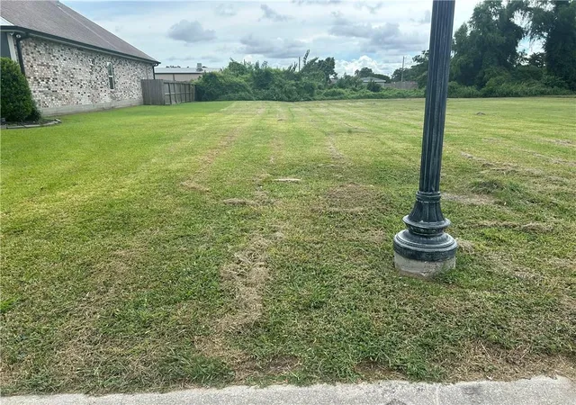 1st image of 18 Mary Ann Pl, Gretna, LA 70053 | MLS# 2516746
