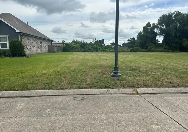 2nd image of 18 Mary Ann Pl, Gretna, LA 70053 | MLS# 2516746