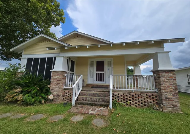 Photo 1 of Single family home for sale at 240 Carolyn Dr, Destrehan, LA 70047 | MLS# 2517330 | Listing updated on 2026-06-04