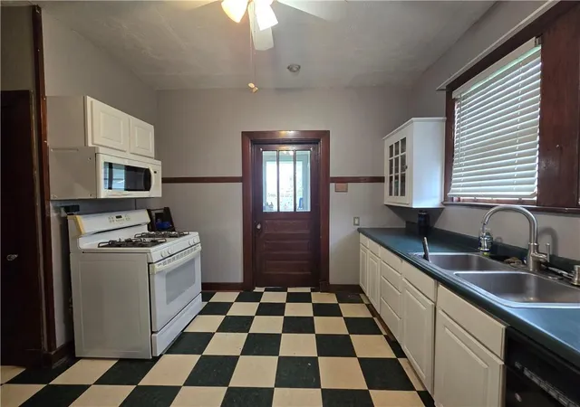Photo 3 of Single family home for sale at 240 Carolyn Dr, Destrehan, LA 70047 | MLS# 2517330 | Listing updated on 2026-06-04