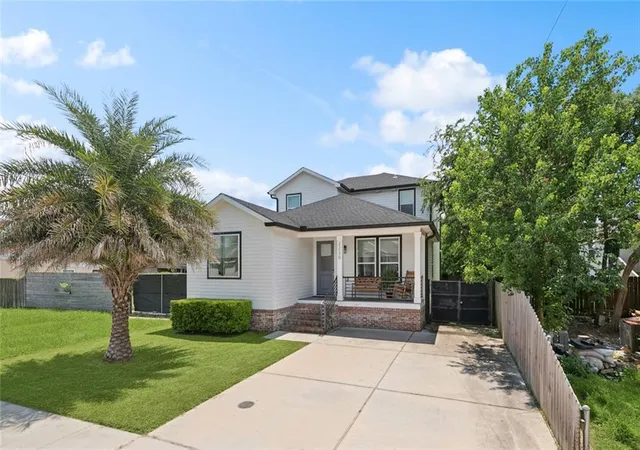 2nd image of 2220 Pressburg St, New Orleans, LA 70122 | MLS# 2518370