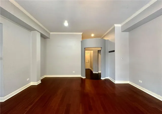 5th image of 330 Julia St, New Orleans, LA 70130