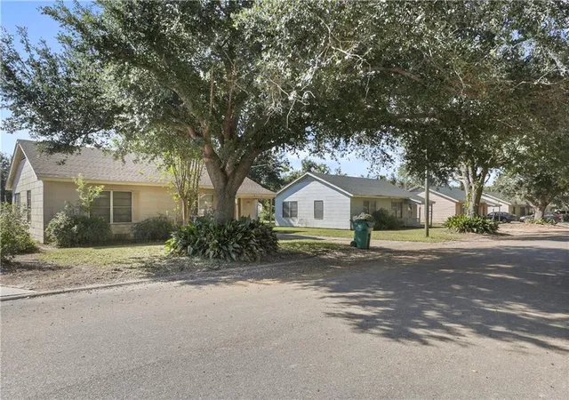 Photo 2 of Multi family home for sale at 401, W 403 421 121 St, Cut Off, LA 70345 | MLS# 2518821 | Listing updated on 2026-07-21