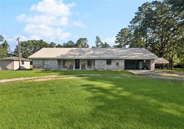 Homes for sale in Tickfaw, LA | 13055 Tammy Dr, Tickfaw, LA 70466 | MLS# 2518702