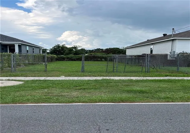 1st image of 2218 Huey P Long Ave, Gretna, LA 70053 | MLS# 2518887