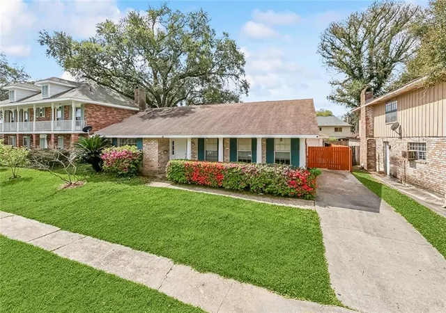 2nd image of 3920 Peachtree Ct, New Orleans, LA 70131 | MLS# 2519438
