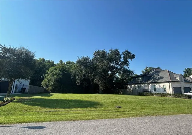 Homes for sale in Belle Chasse, LA | 106 Green Trails Dr, Belle Chasse, LA 70037 | MLS# 2520017