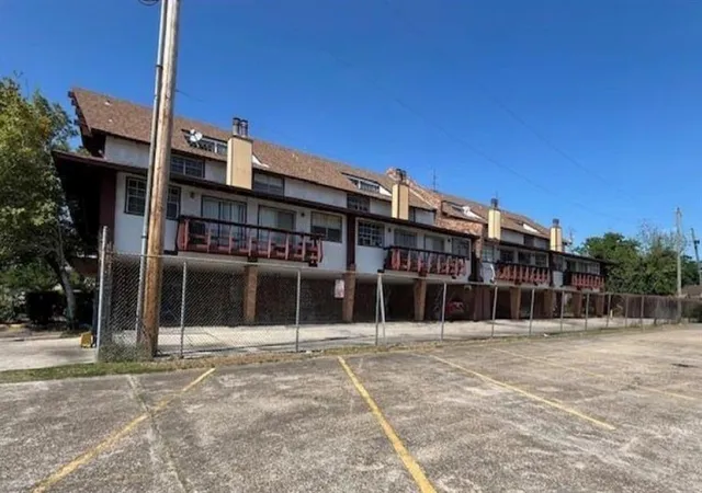 Homes for sale in Metairie, LA | 2305 Cleary Ave #226, Metairie, LA 70001 | MLS# 2520293