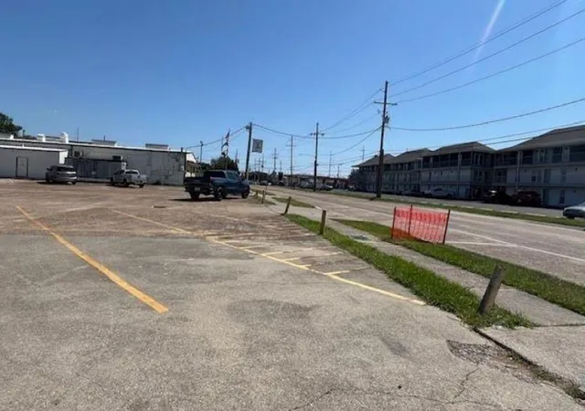 Homes for sale in Metairie, LA | 2305 Cleary Avenue, Metairie, LA 70001 | Houzeo