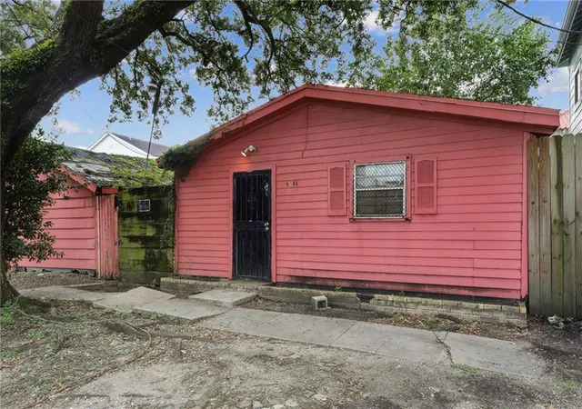 Homes for sale in New Orleans, LA | 3915 Louisiana Avenue Pkwy, New Orleans, LA 70125 | MLS# 2518889