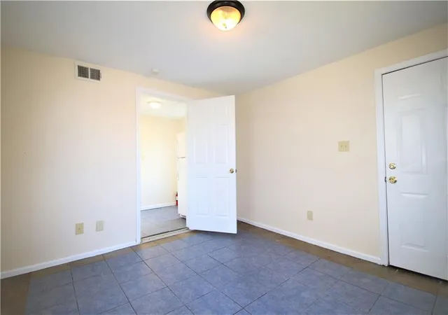 4th image of 6219-21 Wadsworth Dr, New Orleans, LA 70122 | MLS# 2518590