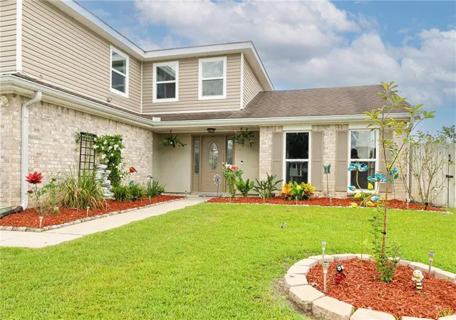 Photo 2 of Sale Pending at 112 Honeywood Dr, Slidell, LA 70461 | MLS# 2521305 | Listing updated on 2026-01-12
