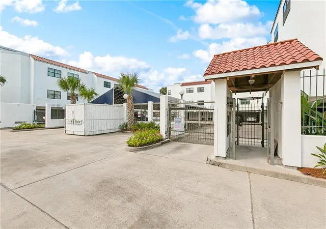 Homes for sale in New Orleans, LA | 8654 Pontchartrain Blvd #18, New Orleans, LA 70124 | MLS# 2521651