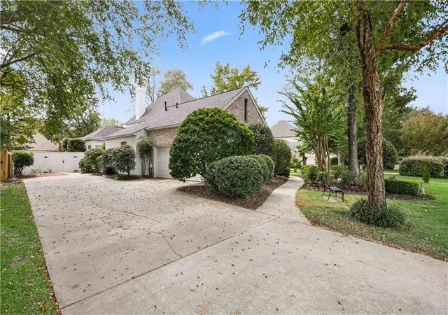 Homes for sale in Mandeville, LA | 1373 Rue Beauvais, Mandeville, LA 70471 | MLS# 2521729