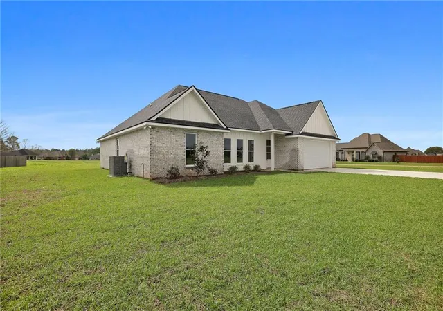 Photo 2 of Single family home for sale at 18292 Wolf Trak Way, Loranger, LA 70446 | MLS# 2521968 | Listing updated on 2026-07-30