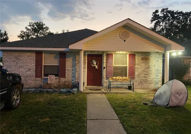 1st image of 4024 Regina Coeli Ct, Marrero, LA 70072 | MLS# 2522146