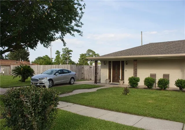 3rd image of 1433 Perrin Dr, Arabi, LA 70032 | MLS# 2522299