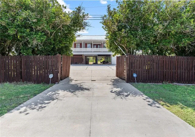 Photo 2 of Single family home for sale at 4112 US 90 Hwy, Des Allemands, LA 70030 | MLS# 2521778 | Listing updated on 2026-07-30