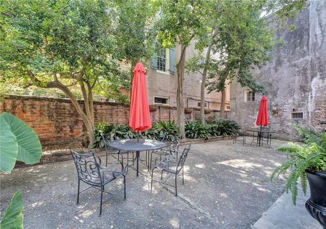 2nd image of 1206 Chartres St, New Orleans, LA 70116