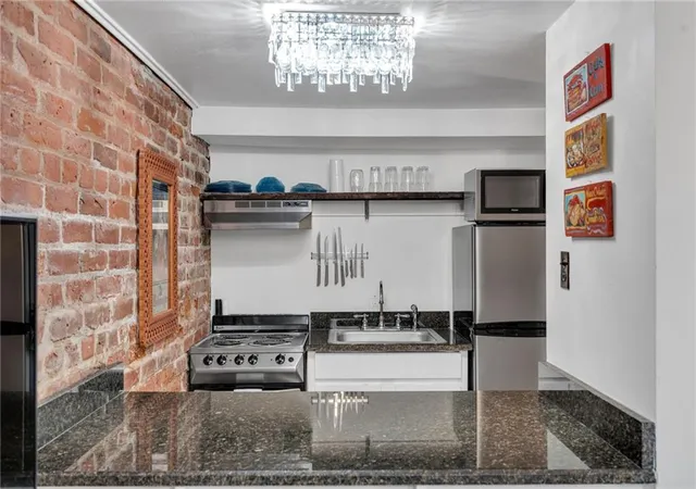 4th image of 1206 Chartres St, New Orleans, LA 70116
