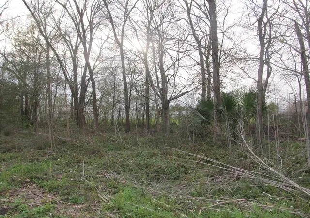 3rd image of 525 Whitney Ave, Gretna, LA 70056 | MLS# 2523669