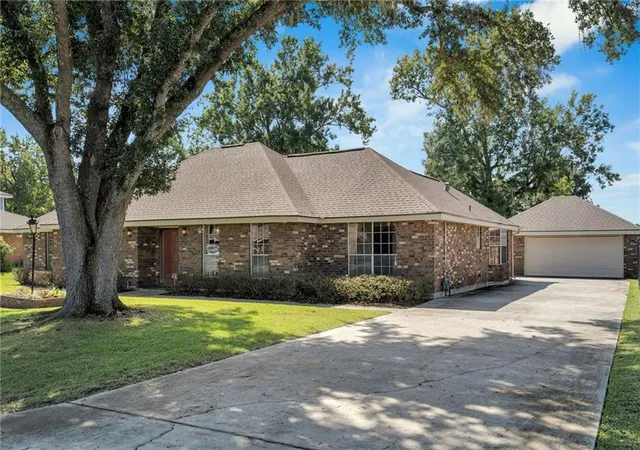 Homes for sale in Luling, LA | 25 Patricia Ct, Luling, LA 70070 | MLS# 2521735