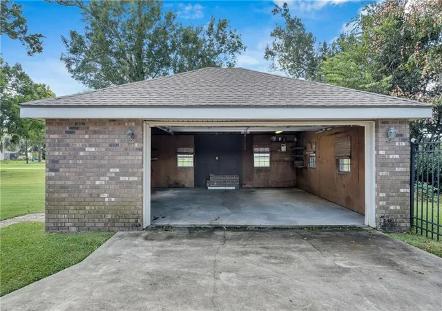 Homes for sale in Luling, LA | 25 Patricia Ct, Luling, LA 70070 | MLS# 2521735