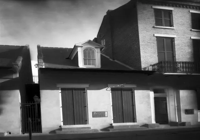 16th image of 416 Burgundy St #1, New Orleans, LA 70112 | MLS# 2523779