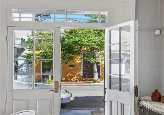 5th image of 416 Burgundy St #1, New Orleans, LA 70112 | MLS# 2523779