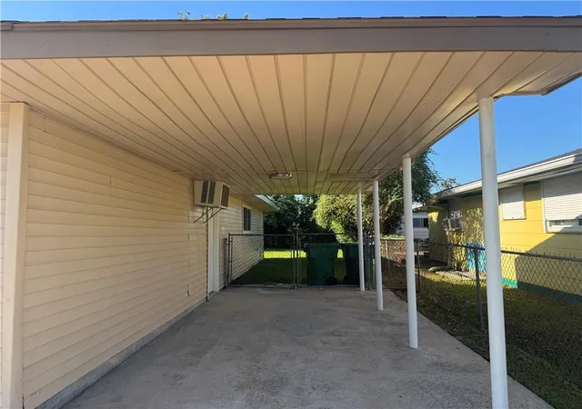 Photo 3 of Single family home for sale at 157 Dillard Dr, Westwego, LA 70094 | MLS# 2524156 | Listing updated on 2026-05-16