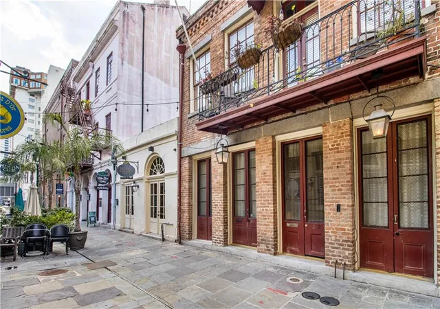 Homes for sale in New Orleans, LA | 317 Exchange Pl, New Orleans, LA 70130 | MLS# 2523886