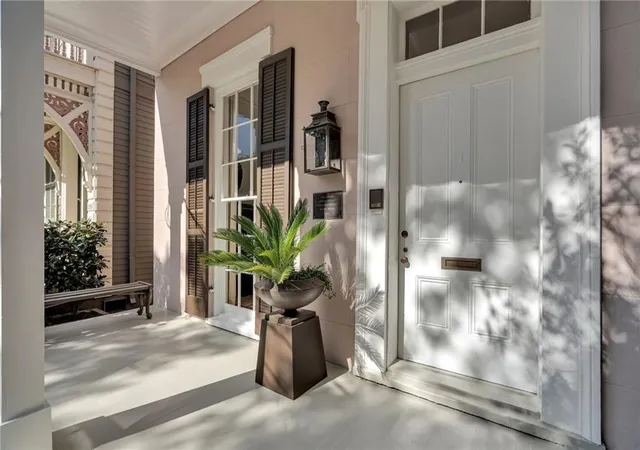 2nd image of 1535 Camp Pl, New Orleans, LA 70130 | MLS# 2523949